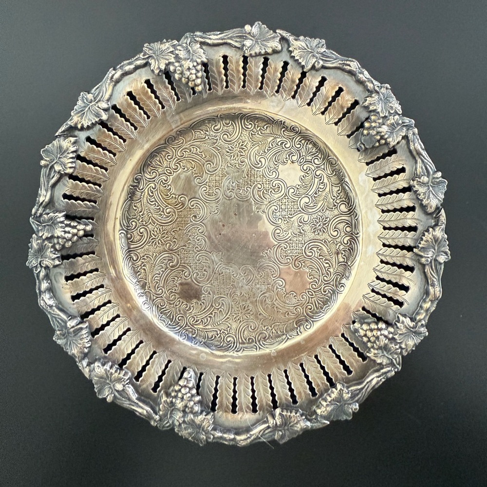 Vintage Norman Old English Reproduction Silver Plate - Picture 3 of 8